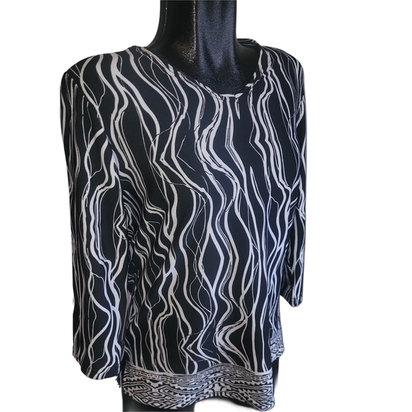Lavena Black and White Patterned Top M - Picture 2 of 6